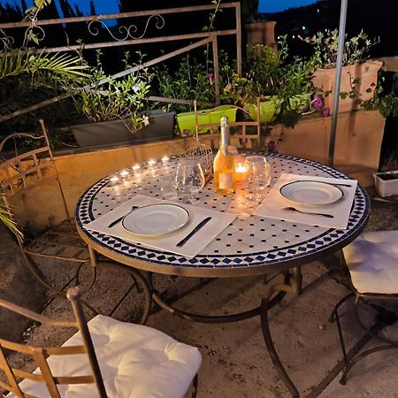 Love-Room Discret 40 M2 Bormes Les Mimosas Village Avec Terrasse Экстерьер фото