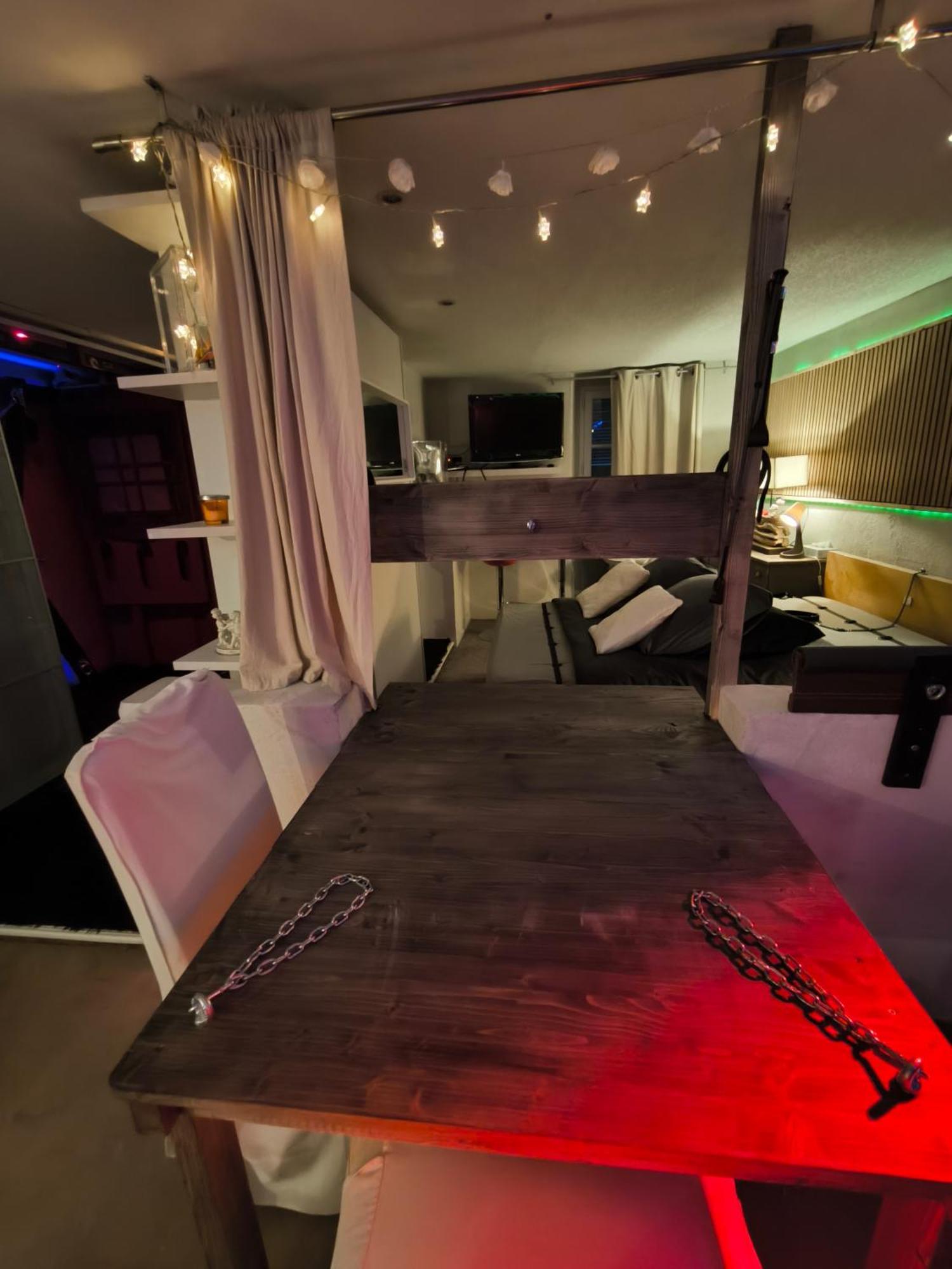 Love-Room Discret 40 M2 Bormes Les Mimosas Village Avec Terrasse Экстерьер фото