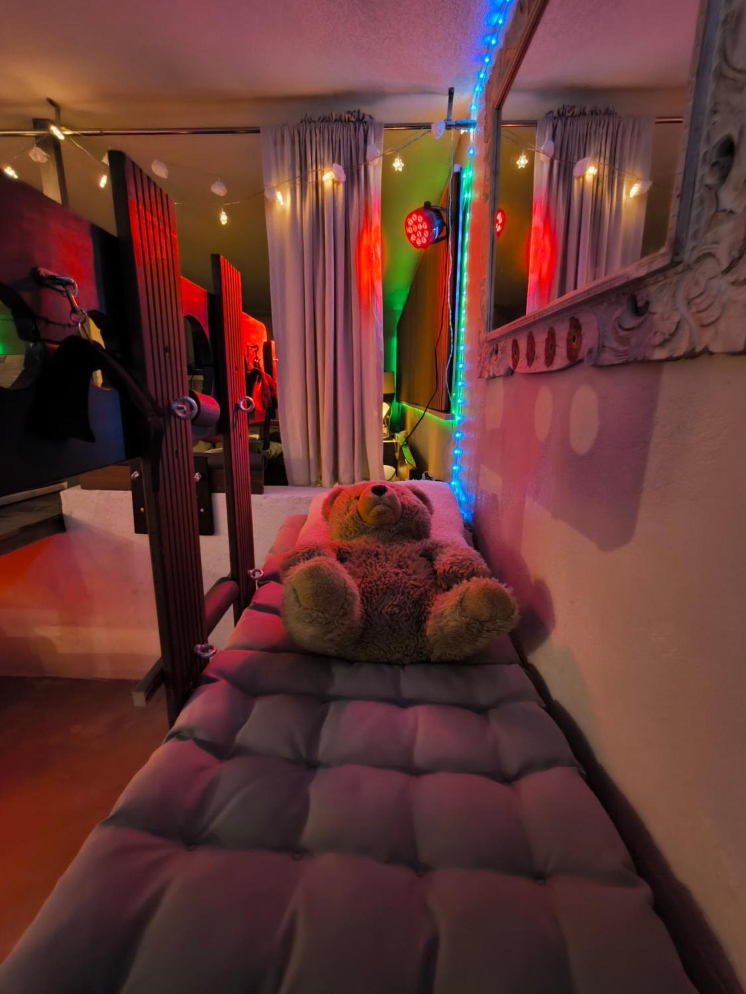 Love-Room Discret 40 M2 Bormes Les Mimosas Village Avec Terrasse Экстерьер фото