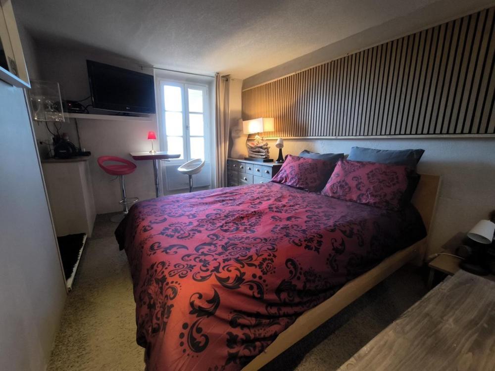 Love-Room Discret 40 M2 Bormes Les Mimosas Village Avec Terrasse Экстерьер фото