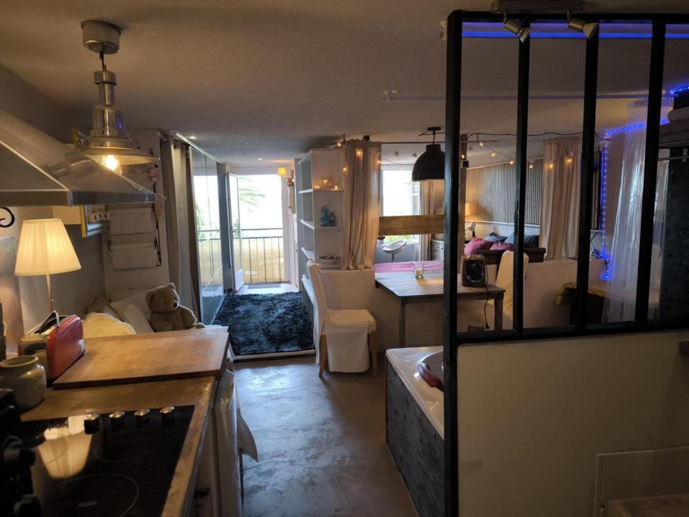 Love-Room Discret 40 M2 Bormes Les Mimosas Village Avec Terrasse Экстерьер фото