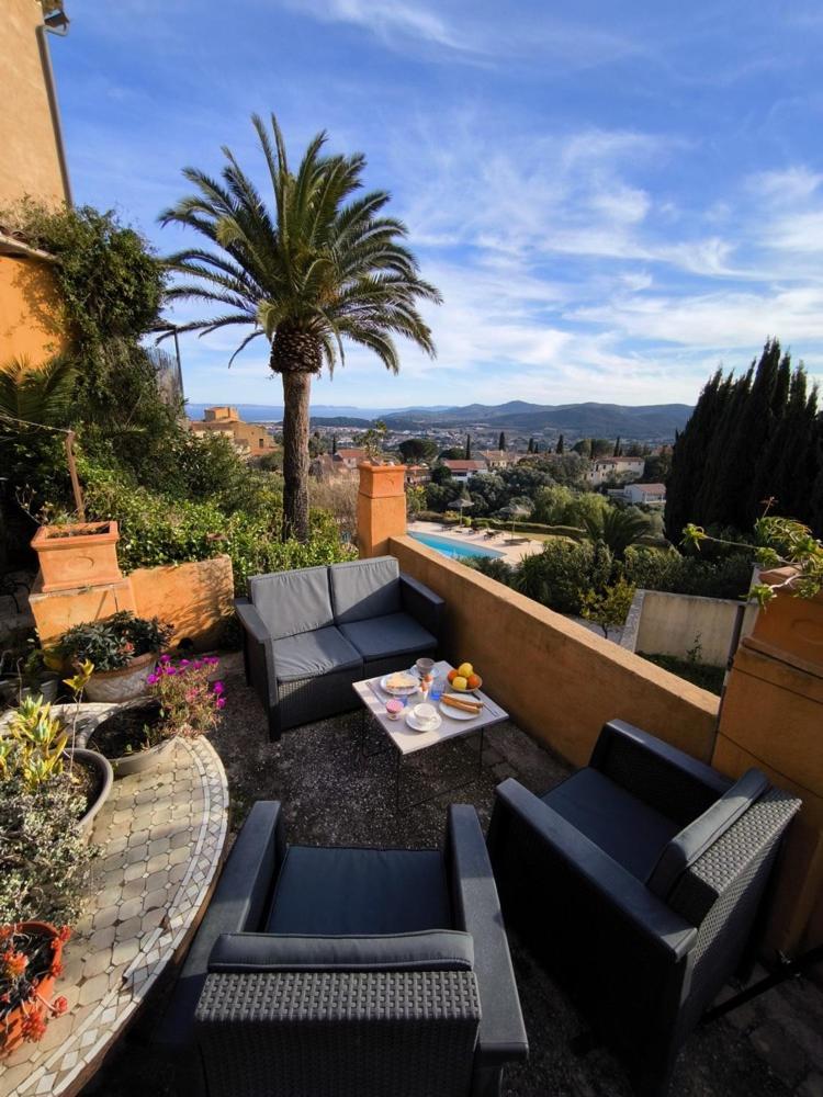 Love-Room Discret 40 M2 Bormes Les Mimosas Village Avec Terrasse Экстерьер фото