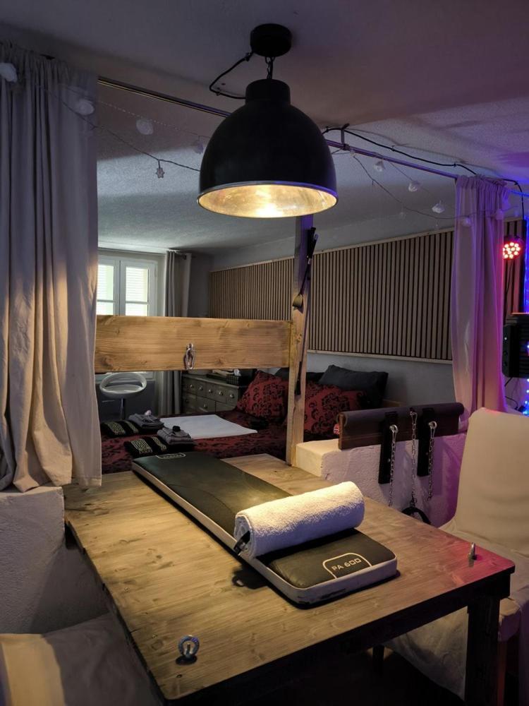Love-Room Discret 40 M2 Bormes Les Mimosas Village Avec Terrasse Экстерьер фото
