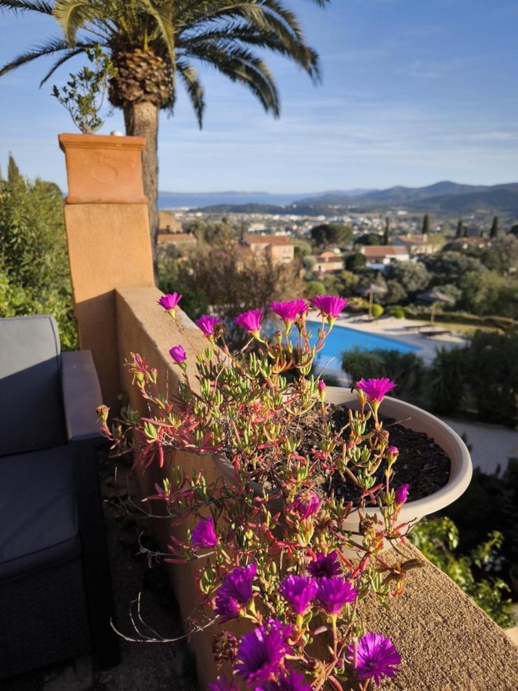 Love-Room Discret 40 M2 Bormes Les Mimosas Village Avec Terrasse Экстерьер фото
